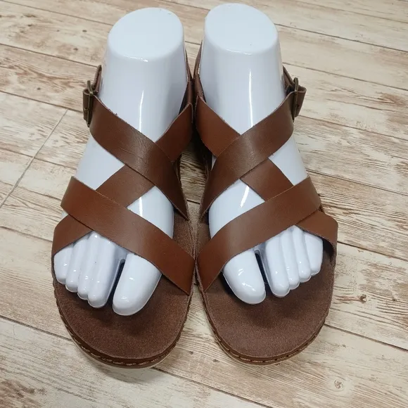 Chaco Brown Strappy Flat Summer Sandals NWOT or Box Women's Size 35